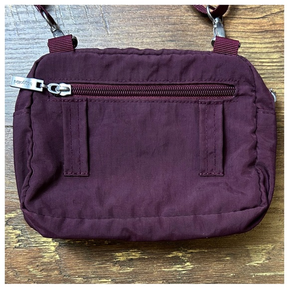 Baggallini Triple Zip Swing Bag - Picture 4 of 9